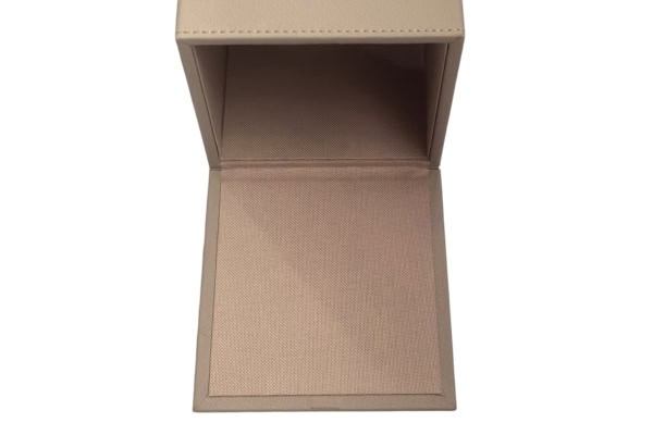 taschentuchhalter-quadratisch-warmes-beige